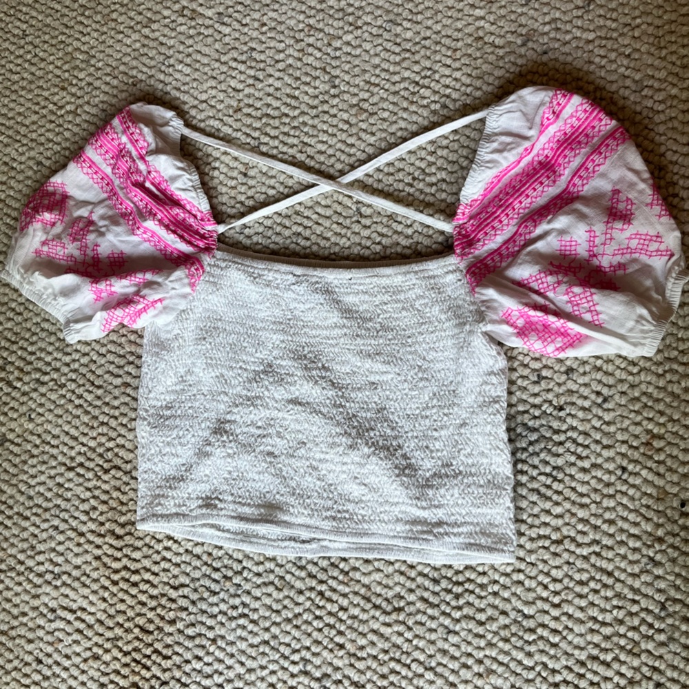 Pink embroidered bubble sleeve  top